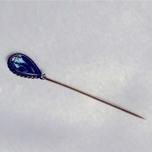 Stick pin with glass gems